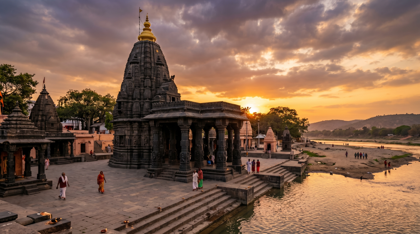An ancient, beautiful black stone architecture of Vishnupad Mandir in Gaya Bihar, built by Queen Ahilyabai Holkar